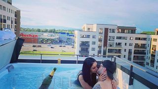 simina și alex zănoagă la plajă