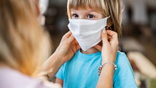 Ce se întâmplă cu coronavirusul în corpul unui copil. Studiu alarmant, înainte de startul școlii