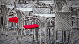 Noi măsuri de relaxare în judeţul Argeş: se redeschid terasele, se reiau activităţile sportive în aer liber