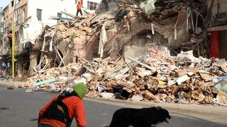 Clipe de infarct în Beirut. Semne de viață detectate sub dărâmături, la o lună de la explozia-gigant!