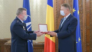 Klaus Iohannis şi generalul Tod D. Wolters