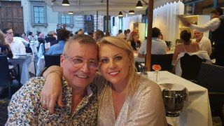 Ce fericită e fosta nevastă a lui Tăriceanu l&acirc;ngă soțul milionar! După 8 ani alături de politician, Ioana a str&acirc;ns acum alţi 8 ani l&acirc;ngă afaceristul Brent Valmar  FOTO