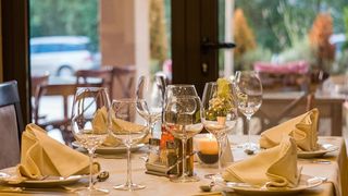Dâmboviţa: Autorităţile au decis închiderea restaurantelor şi sălilor de jocuri de noroc