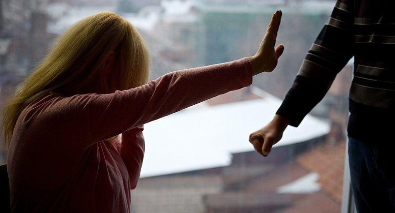 adolescentă bătută în mureș