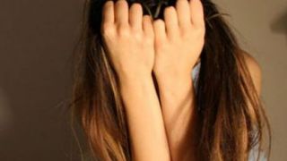 Mureş: Tânără de 22 ani de ani, reţinută după ce a agresat o adolescentă de 18 ani