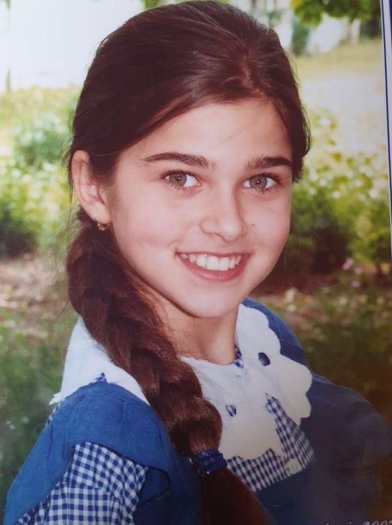 Cum arăta Theo Rose în prima ei zi de școală. Acum mai bine de 10 ani