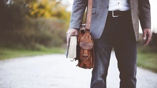 Gestul neașteptat al unui profesor. Și-a obligat toți elevii să scrie în genunchi