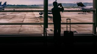 VIDEO - Bilete ieftine, turiști puțini. Avioane și aeroporturi goale