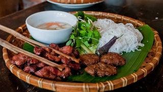 VIDEO - Vietnamezi în România. Afacere de succes