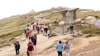 Duminica aceasta, de la ora 14:30, la “Asta-i România!”: Bucegii - un loc feeric, în pericol