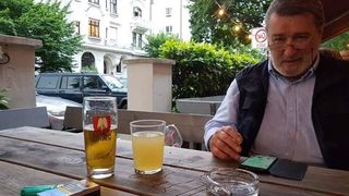 Un celebru realizator tv s-a decis înaintea alegerilor: ”Dacă Bucureștiul rămâne roșu, schimb buletinul”