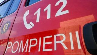 Incendiu puternic într-un bloc din Bicaz. Un bărbat și-a pierdut viața