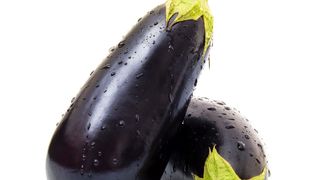 Vinetele coapte sunt lucioase şi &icirc;nchise la culoare