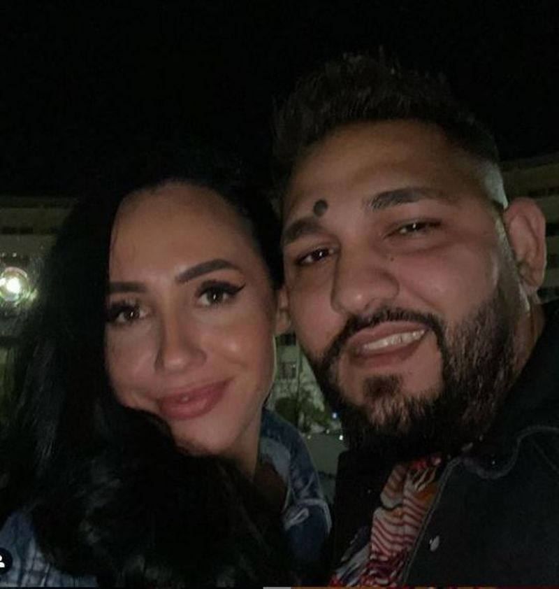 ella de la puterea dragostei alături de un bărbat