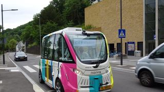 Braşovul, primul oraş din Rom&acirc;nia care testează un autobuz fără șofer