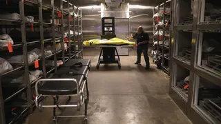 VIDEO - Un bărbat mort a zăcut la morgă. Familia, anunțată după 4 luni