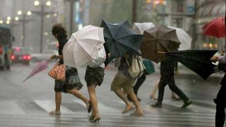  Vremea rea loveşte România: Cod portocaliu şi galben de ploi şi vânt puternic