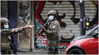 Atac terorist lângă redacția Charlie Hebdo