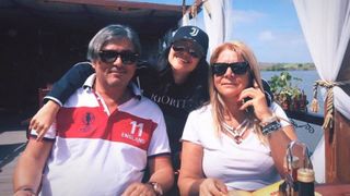 Fiica secretă a lui Cornel Galeș a sărbătorit intrarea la facultate cu un selfie provocator în oglindă! Frumoasa Sasha le-a arătat tuturor decolteul! FOTO