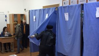 Situație incredibilă la alegeri! Toți cei 15 candidați ai unui partid la Consiliul Local au același nume de familie, fără să fie rude!