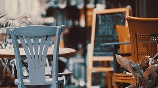 Restaurante &icirc;nchise &icirc;n 12 localităţi, după creşterea numărului de cazuri de COVID-19