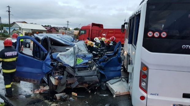 accident microbuz autocar