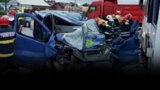 VIDEO - Șase oameni răniți. Accident teribil &icirc;n Iași