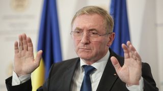 Fostul procuror general al României a donat rudelor o sumă fabuloasă! Augustin Lazăr le-a dat 120.000 lei fiicei și ginerelui său EXCLUSIV