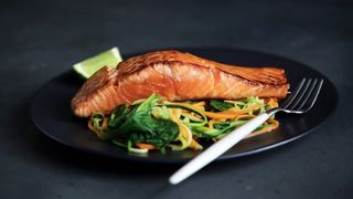  Ce tipuri de vin trebuie să bei la somon