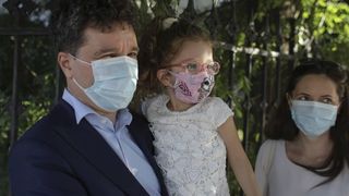 Cine este, de fapt, şoţia lui Nicuşor Dan? Dezvăluiri din viaţa celor doi