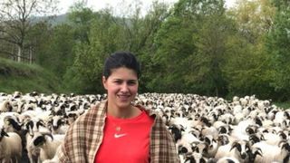 Ce avere are sora lui Iancu de la Puterea dragostei! Vezi câți bani câștigă ciobănița Geta, care a candidat la alegerile locale! EXCLUSIV