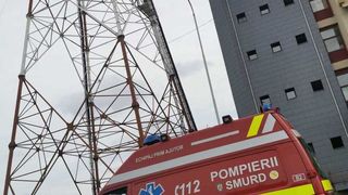 Gest extrem! Un bărbat din Galați amenință că se aruncă în gol de la 40 de metri