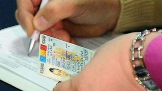 Unde se plătește taxa de buletin. Se poate plăti în aceste locații sau online