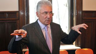 Cum arată la 30 de ani băiatul lui Adriean Videanu? Andrei face bani din reciclarea gunoiului FOTO