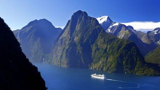 Noua Zeelandă ”a strivit” pentru a doua oară coronavirusul. Cum au reușit