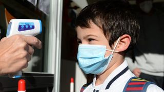 Școli &icirc;nchise de coronavirus. Anunț despre aplicarea scenariului roșu &icirc;n toată țara