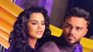 Carmen de la Sălciua și Jador - sunt numărul 1 &icirc;n Rom&acirc;nia! Au dat lovitura cu piesa: &rdquo;Nu am somn de 4 zile&rdquo;! Se află pe locul 25 &icirc;n lume!