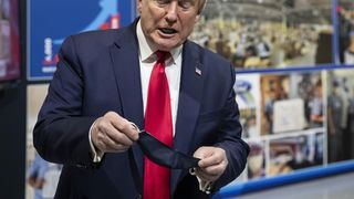 Donald Trump: "Sunt imunizat. Am învins acest virus oribil din China"