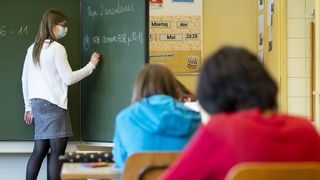 C&acirc;te şcoli s-au &icirc;nchis p&acirc;nă acum din cauza COVID-19? Anunţul făcut de Ministerul Educaţiei