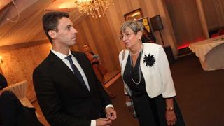 Atac incredibil al mamei lui Mircea Badea la adresa lui Ludovic Orban: ”Analfabetul ăsta, preș pentru giroscopul din deal, este și doctor?!” EXCLUSIV