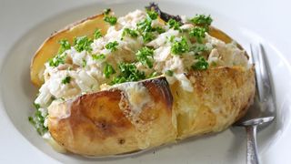 VIDEO - Nu dormiți bine? Aveți mare grijă la m&acirc;ncarea de seară!