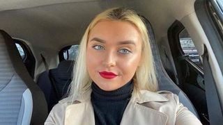 t&acirc;nără filmată de tată &icirc;n baie