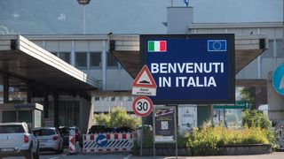 Noi conditii pentru rom&acirc;nii care vor să intre &icirc;n Italia