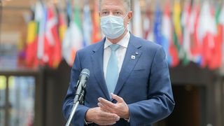 Klaus Iohannis, după autoizolarea șefei CE, Ursula von der Leyen: "Ne-am salutat la începutul ședinței. În cazul meu, nu există niciun pericol"