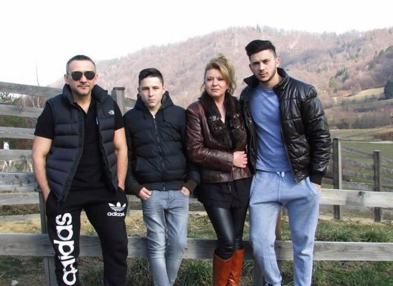 alex zănoagă în adolescență