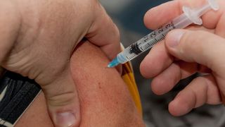 Primul pacient COVID-19, din România, care este infectat și cu virusul gripal