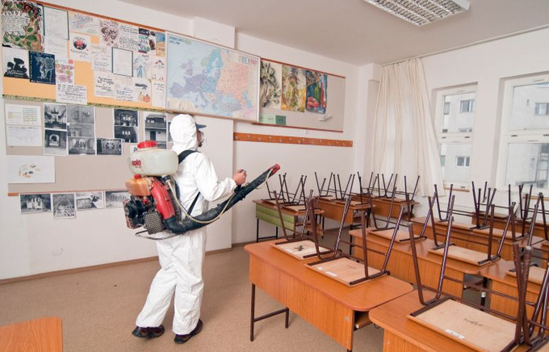 când se închid școlile