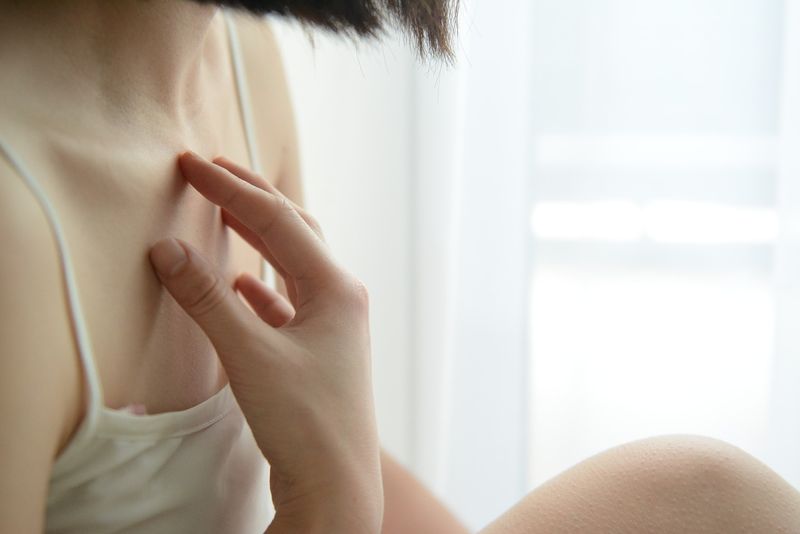 coronavirus pe piele