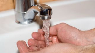 În București, nu s-a rezolvat încă problema lipsei de apă caldă 