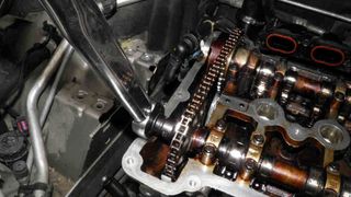 Trebuie sau nu schimbată o distribuție pe lanț. Ce spun producătorii auto